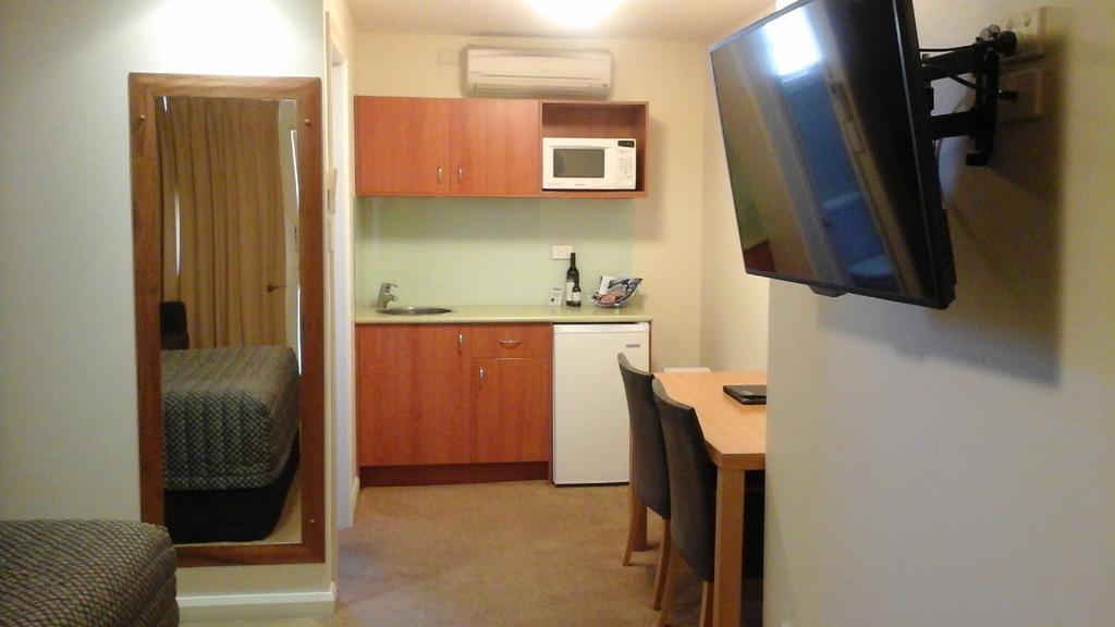 Willows Motel Goulburn Exterior photo