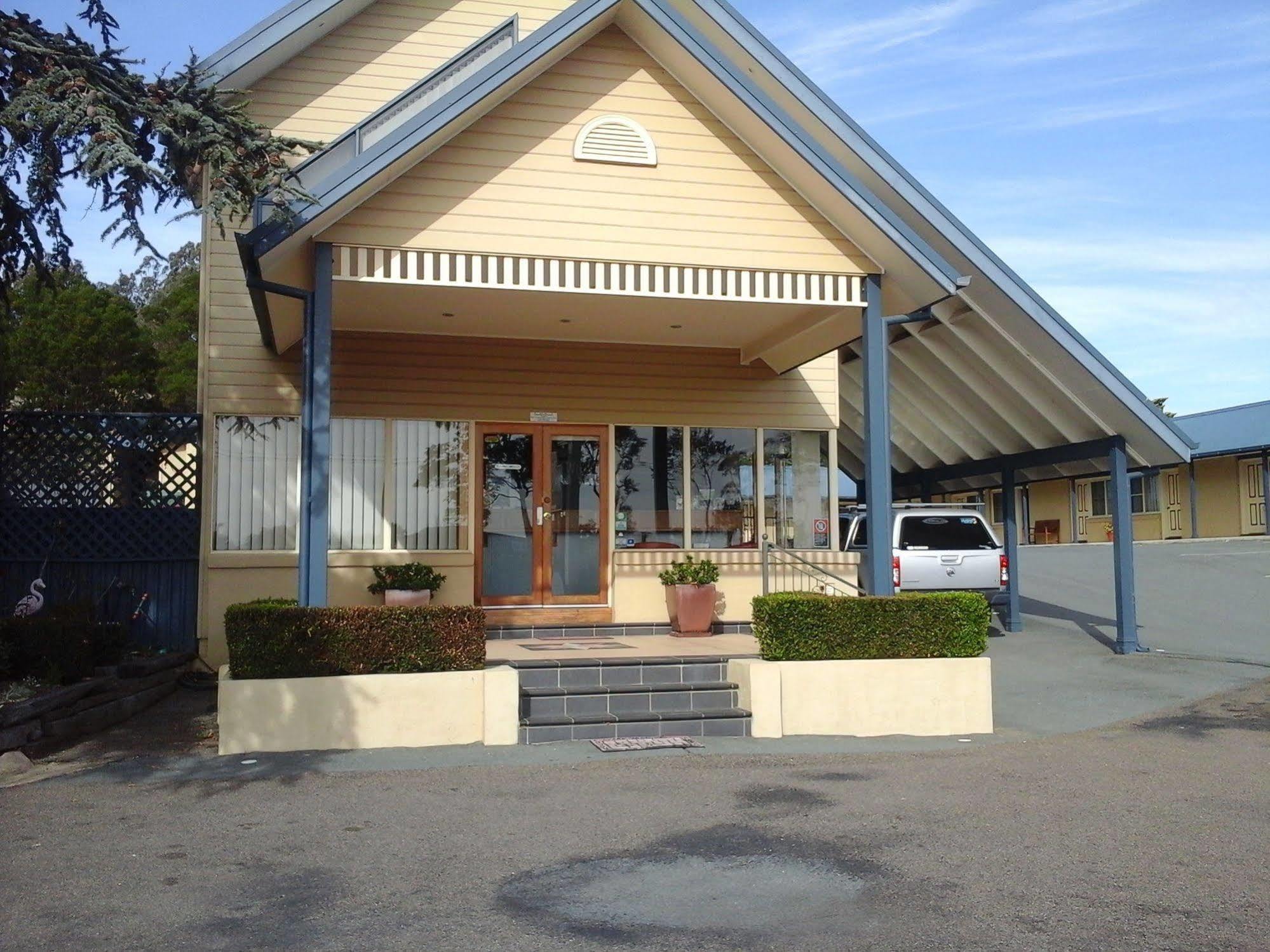 Willows Motel Goulburn Exterior photo