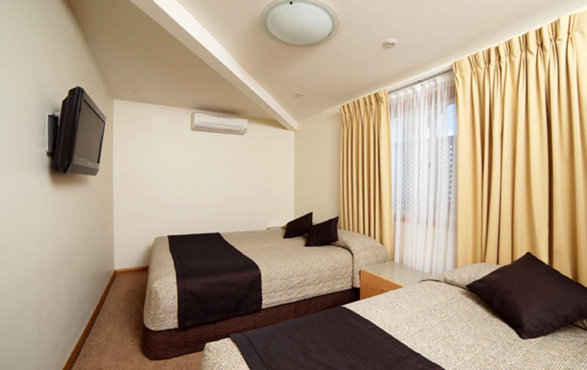 Willows Motel Goulburn Exterior photo